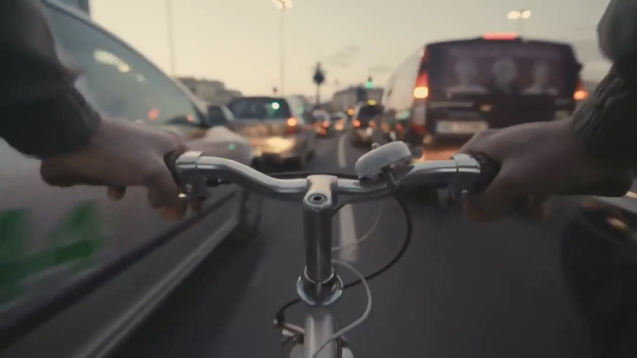 Arabaların bisikletleri daha kolay fark edebilmesi için radyo frekansını değiştiren akıllı zil