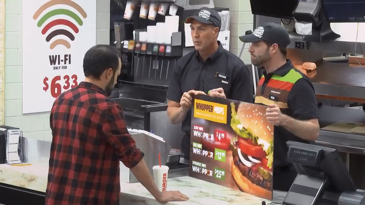 Burger King restoranlarında aynı internet tarifeleri gibi yüksek fiyata yüksek hızda servis