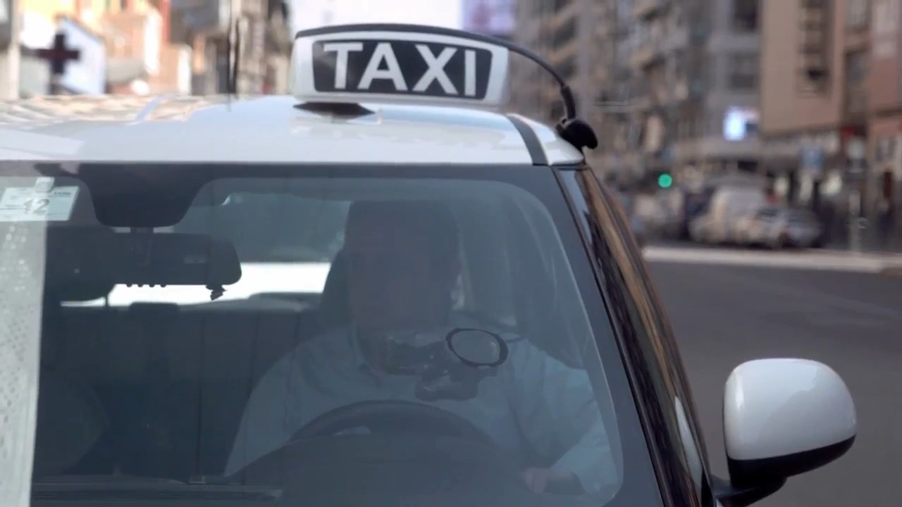 Annesiyle sevgi dolu bir konuşma yapanlara Fiat'tan ücretsiz taksi hizmeti